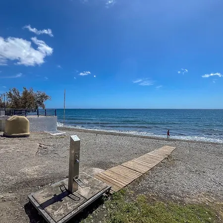 Bungalow playa Águila terraza piscina by Lightbooking *