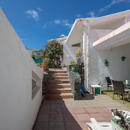 Bungalow playa Águila terraza piscina by Lightbooking