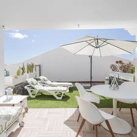 Bungalow playa Águila terraza piscina by Lightbooking