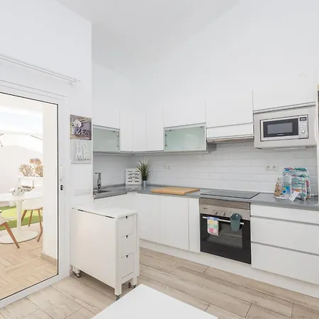 Bungalow playa Águila terraza piscina by Lightbooking