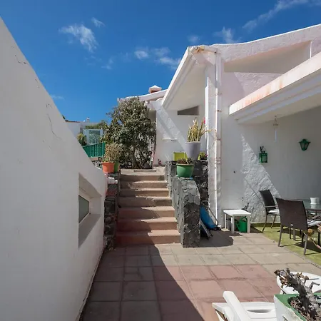 Bungalow playa Águila terraza piscina by Lightbooking *