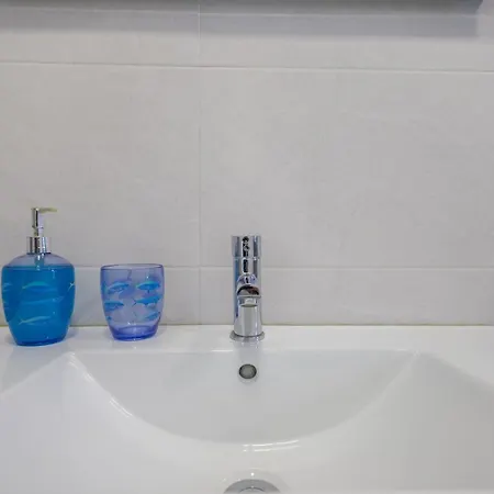 شقة Guestready - Playa Del Aguila Con Terraza Solarium